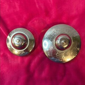 The Pampered Chef Silver Cut-N-Seal Set, Small & Large, preowned, ***READ***